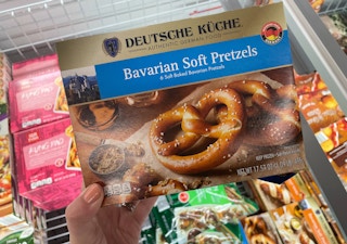 aldi soft pretzels 2021 th 1632339710 1632339710