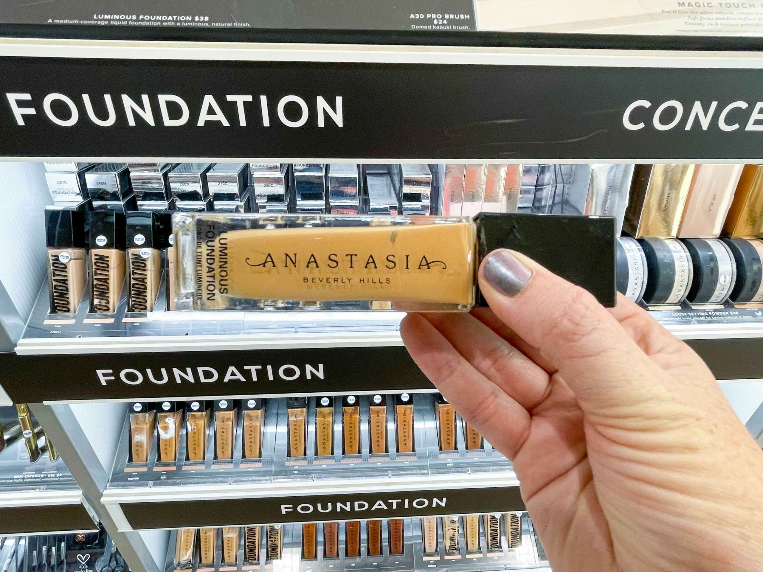anastasia luminous foundation