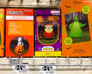 home-depot-halloween-snoopy-minions-inflatables-2021