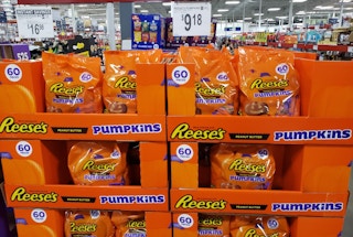 sams club reeses pumpkins 2021 sv 1631815565 1631815565