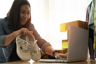 selling shoes online 2021 dreamstime 1631817180 1631817180