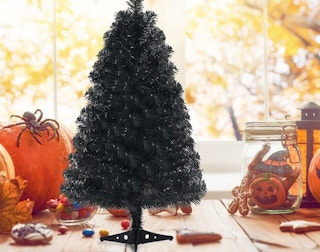 Tanga-halloween-tree-2021-3