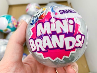 walmart-5-surprise-mini-brands-mystery-capsule-2021