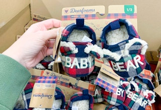 dearfoams baby bear slippers held up