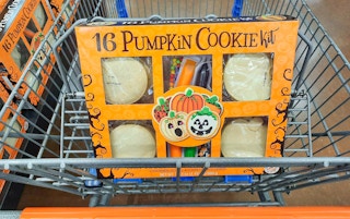 walmart-halloween-pumpkin-cookie-kit-2021