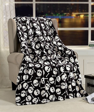 zulily-skull-throw-091321