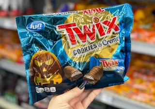 cvs-mars-twix-halloween-2021