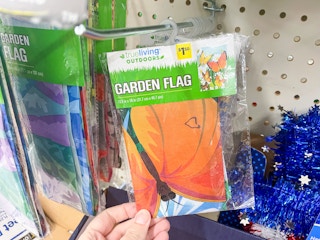 dollar general garden flag 2021 th 1634924274 1634924274