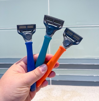 harrys at home pics three colors razors 102621 1635255163 1635255163 scaled e1635262265175