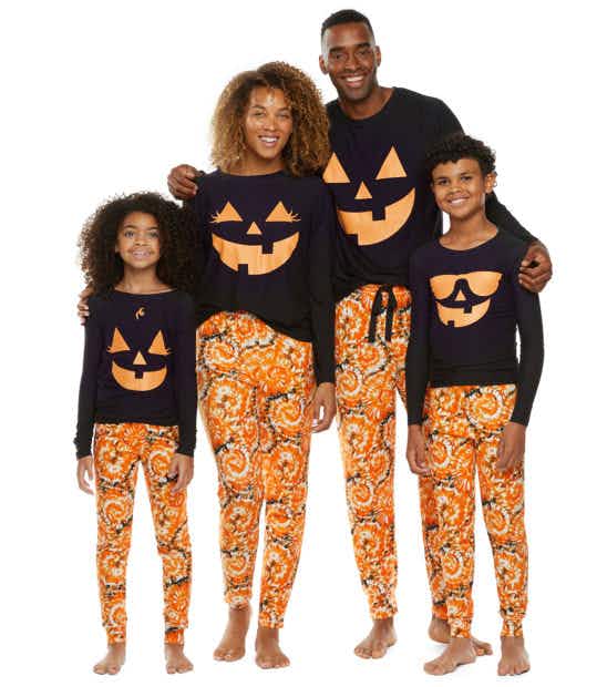 jcpenney-halloween-family-pajamas-101621b