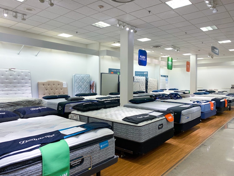 Mattress Firm store display