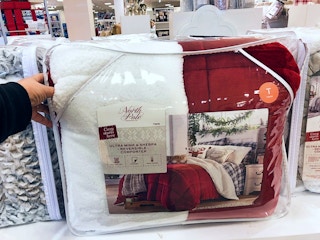 jcpenney-north-pole-sherpa-comforter-102921