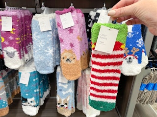 kohls black friday fuzzy socks 2021 2 1636140527 1636140527 scaled