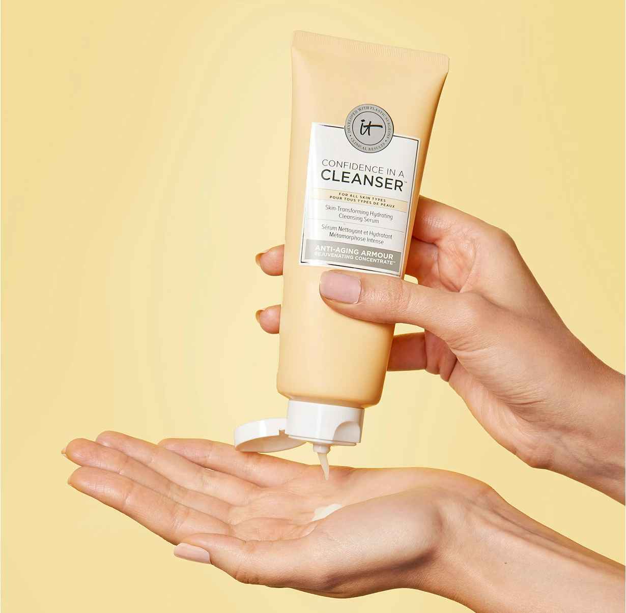 macys-it-cosmetics-cleanser-102321a
