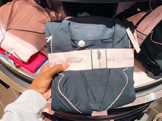 Victoria's- Secret-pajamas-2021-1-2