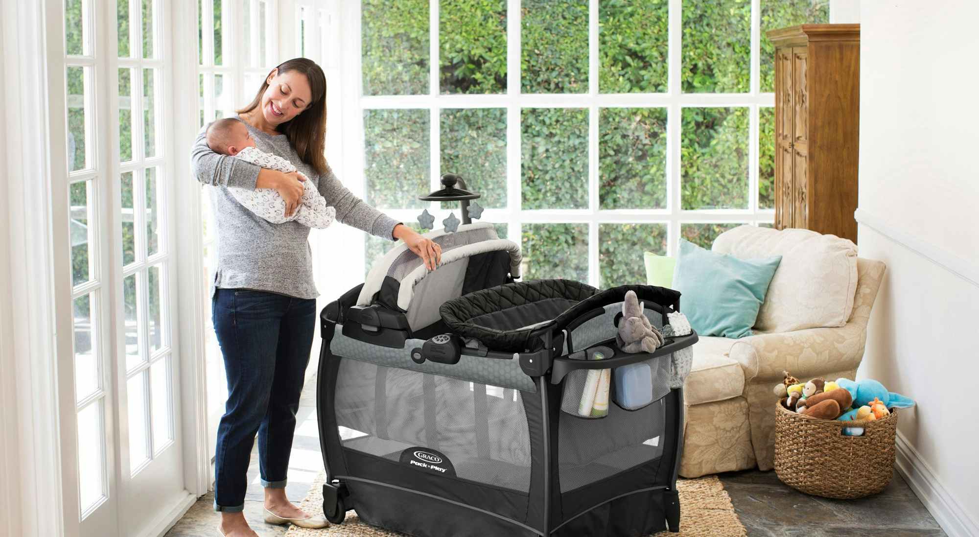 walmart-graco-pack-n-play-nearby-seat-playard