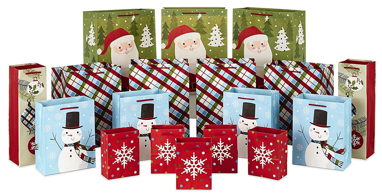 Here's Where to Buy Cheap Gift Bags This Holiday Season (2022) The