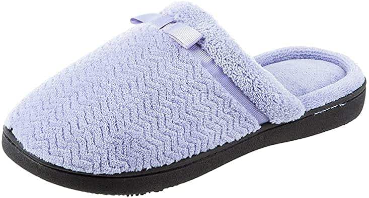 amazon-isotoner-slippers-112221-a