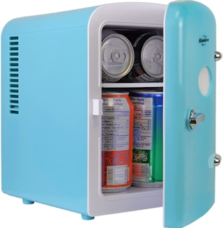 amazon koolatron mini fridge 2021 2 1637687545 1637687545 425x434