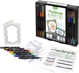 crayola hand lettering art set 1637433270 1637433271 425x389