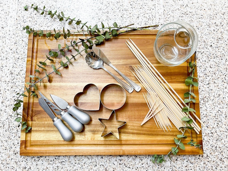 charcuterie board building items 