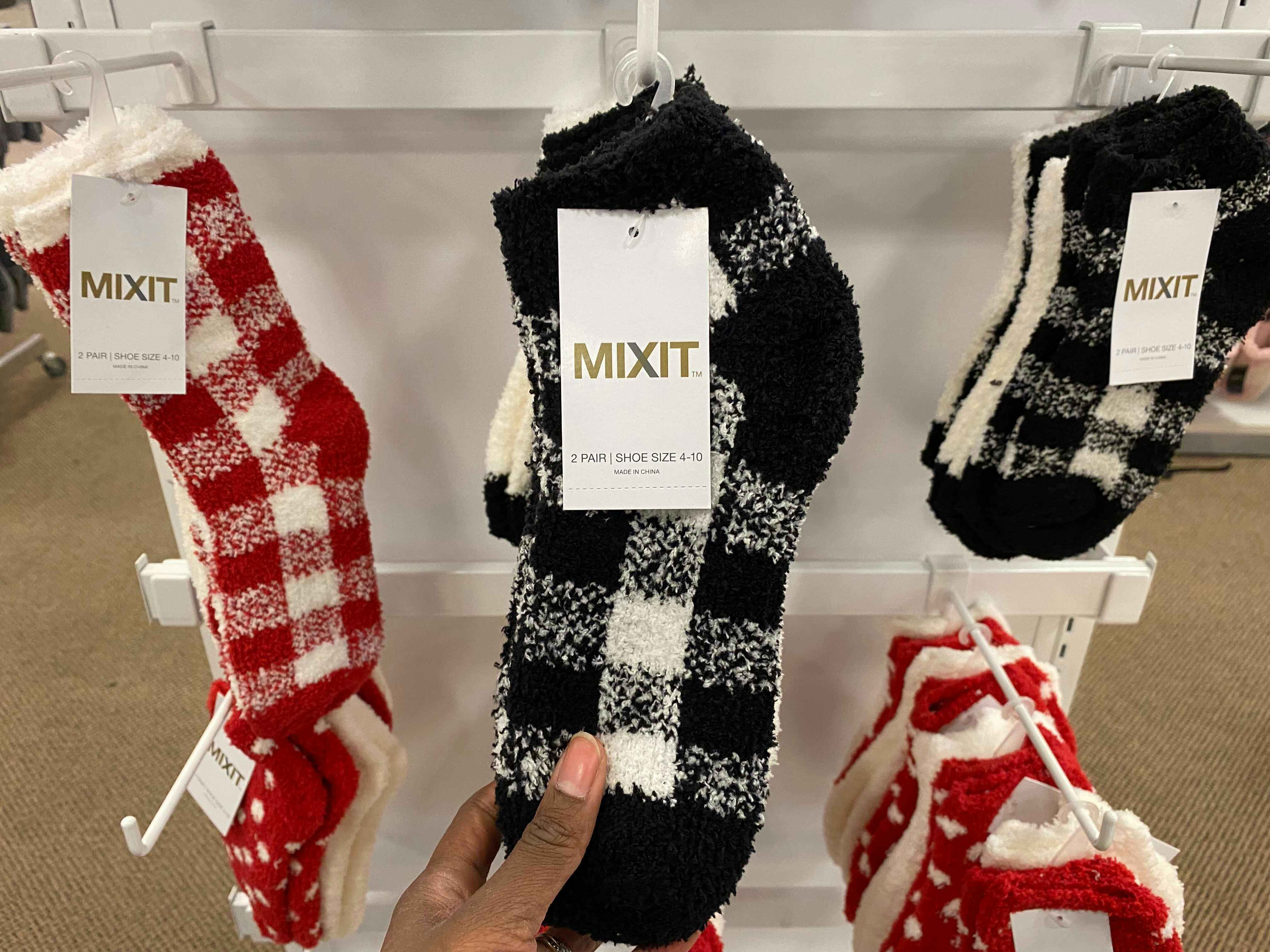  jcpenney-mixit-socks-111221b
