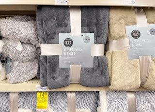 wayland square blanket cvs deal sale plush throw sherpa ve black friday nov 2021 15 2 1637762523 1637762524