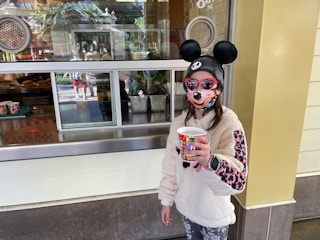 Disney California Adventure - girl holding free cup of water