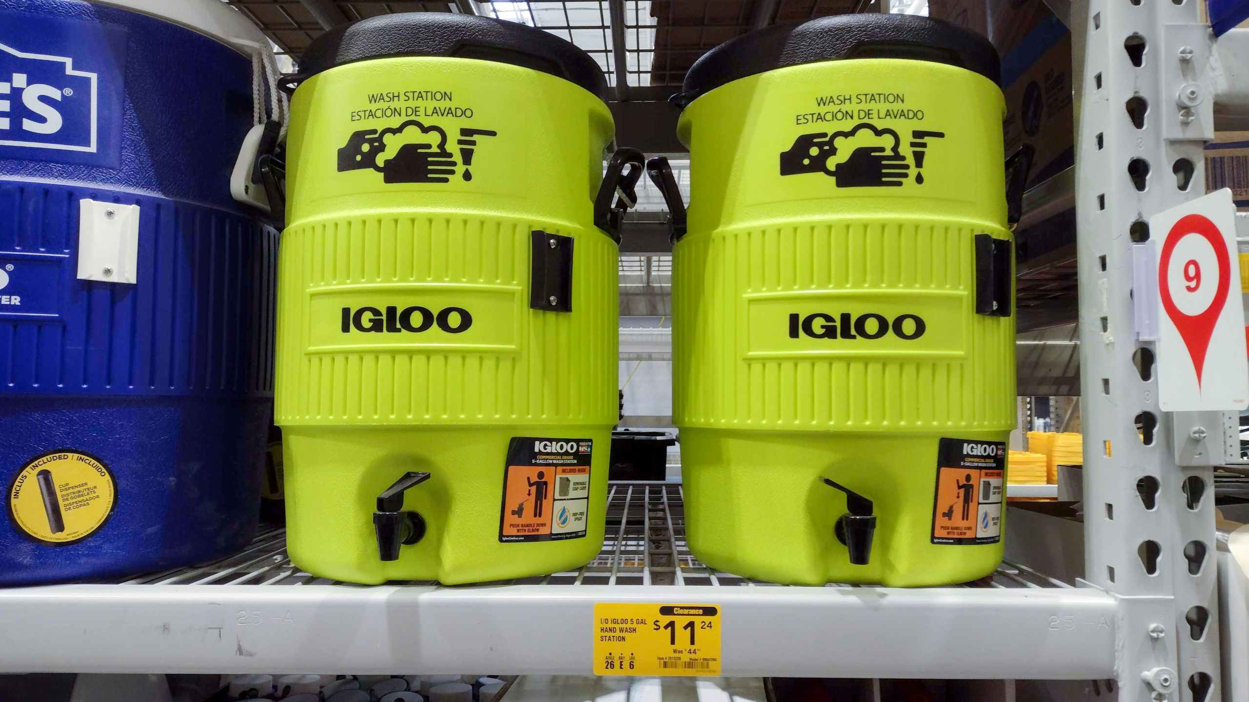 lowes year end clearance igloo cooler on shelf