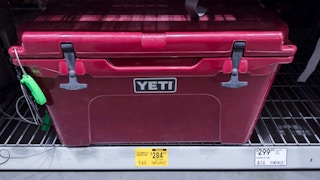 lowes year end clearance yeti tundra on shelf
