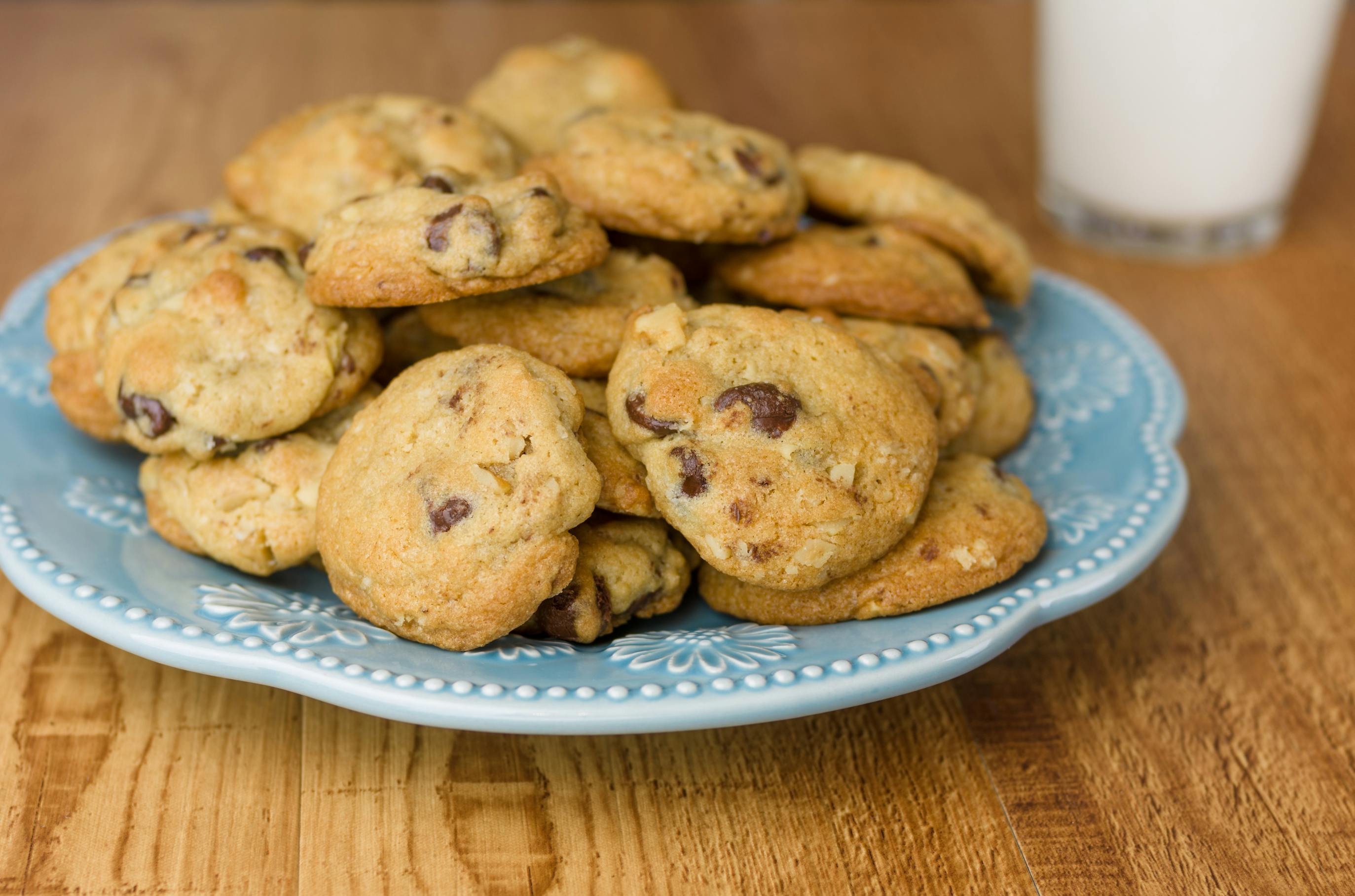 6 Delicious National Chocolate Chip Cookie Day Deals & Freebies The