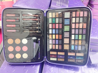 ulta glam beauty box 120121e 1638376640 1638376640