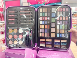 ulta glam beauty box 120121f 1638376648 1638376648