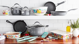 walmart pioneer woman 30 piece cookware set screenshot