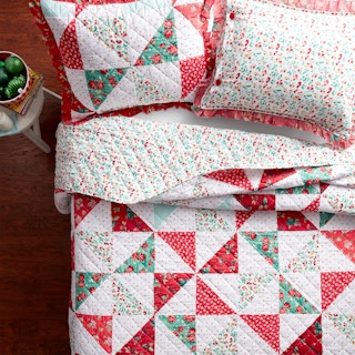 walmart-pioneer-woman-holiday-pinwheel-quilt-2021