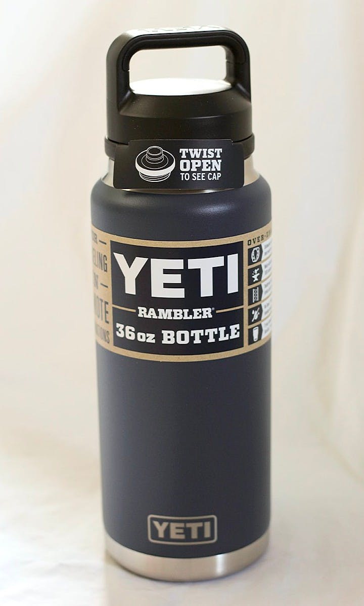 zulily-yeti-bottle-navy-2021-3