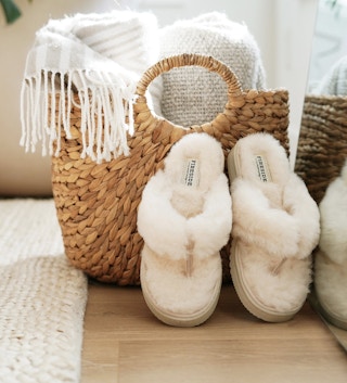 dearfoams fireside shearling slippers 01262022a 1643212708 1643212708