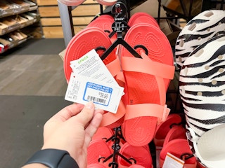 dsw croc clearance 3 011022 1641838030 1641838030 scaled