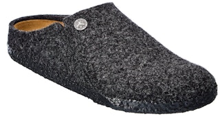 gilt-birkenstock-slippers-2022-2