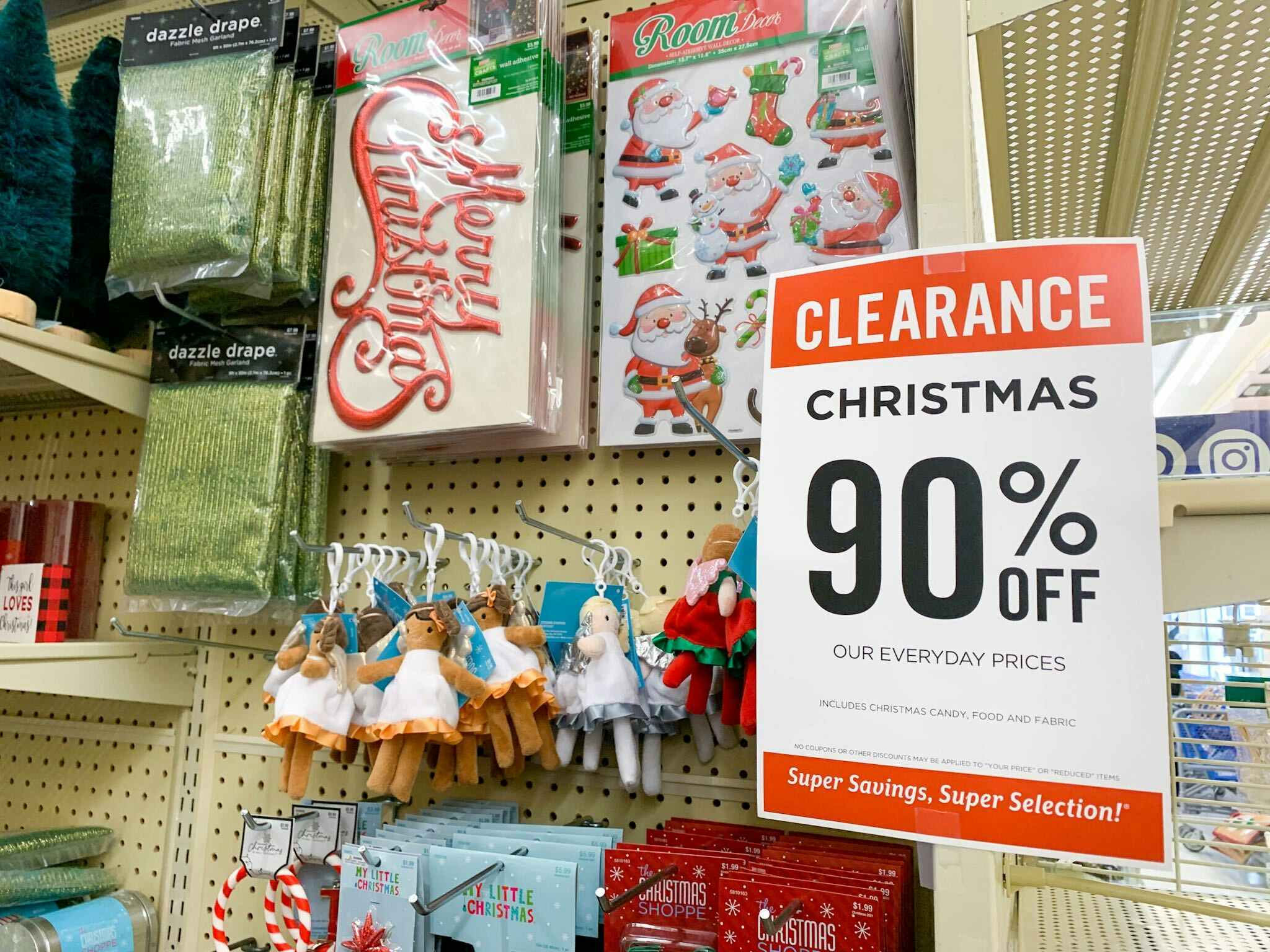 hobby lobby 90 percent off christmas shopping clearance