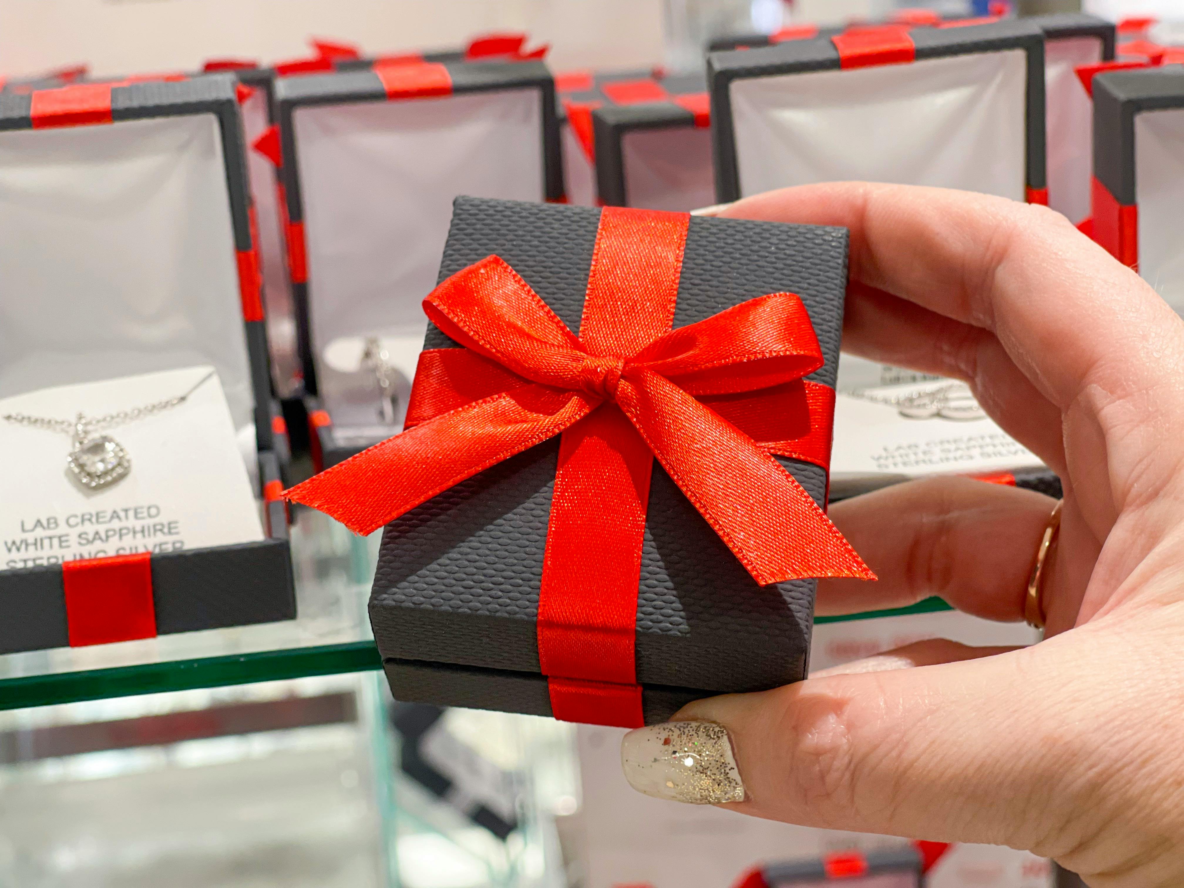 Macy's Return Policy Offers Free (and Honestly, Easy!) Returns The