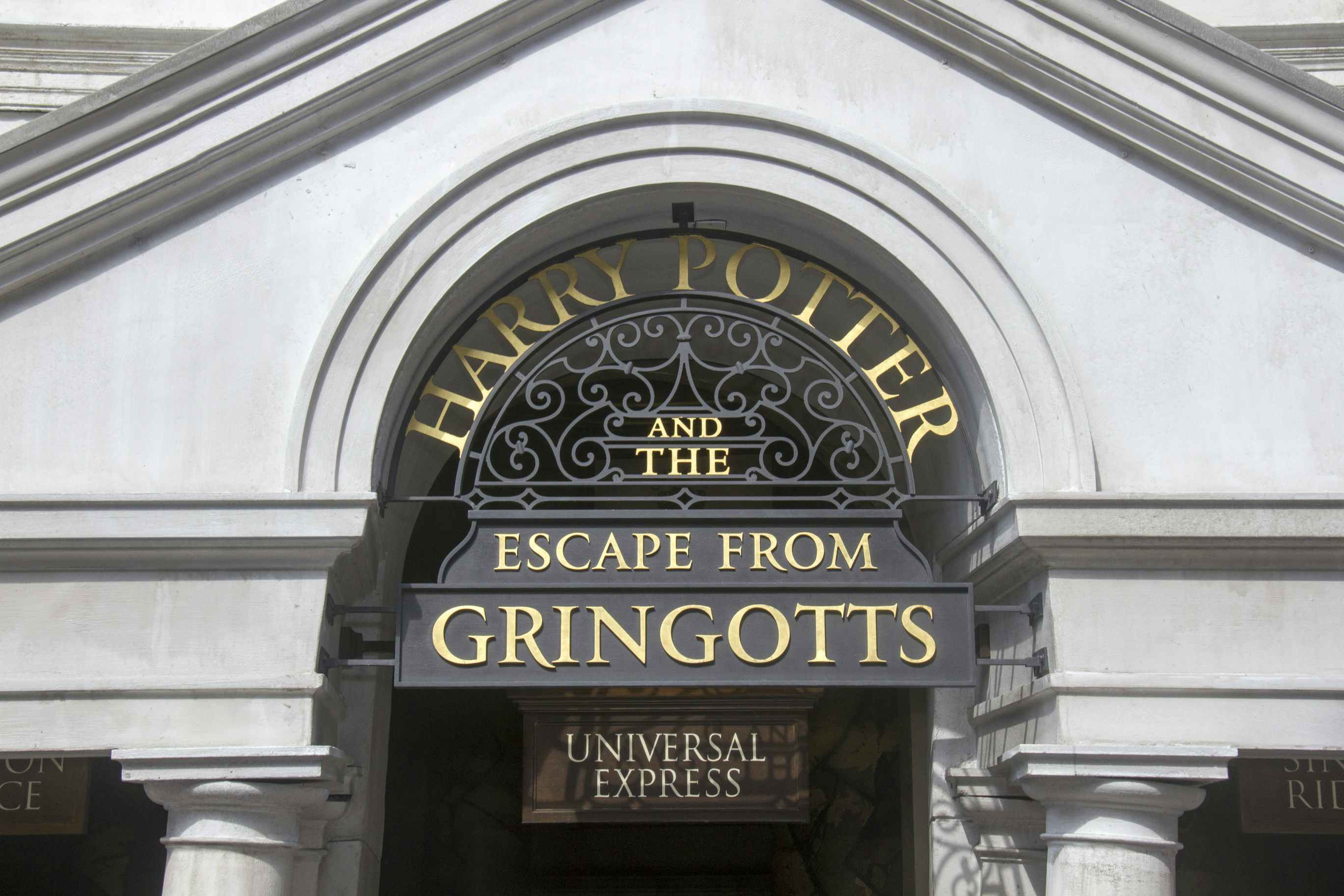 Universal Studios Harry Potter Escape from Gringotts Express Pass Sign