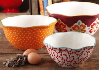 walmart-the-pioneer-woman-serving-bowls-2022