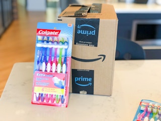 amazon colgate extra clean toothbrush 16 1645649188 1645649188