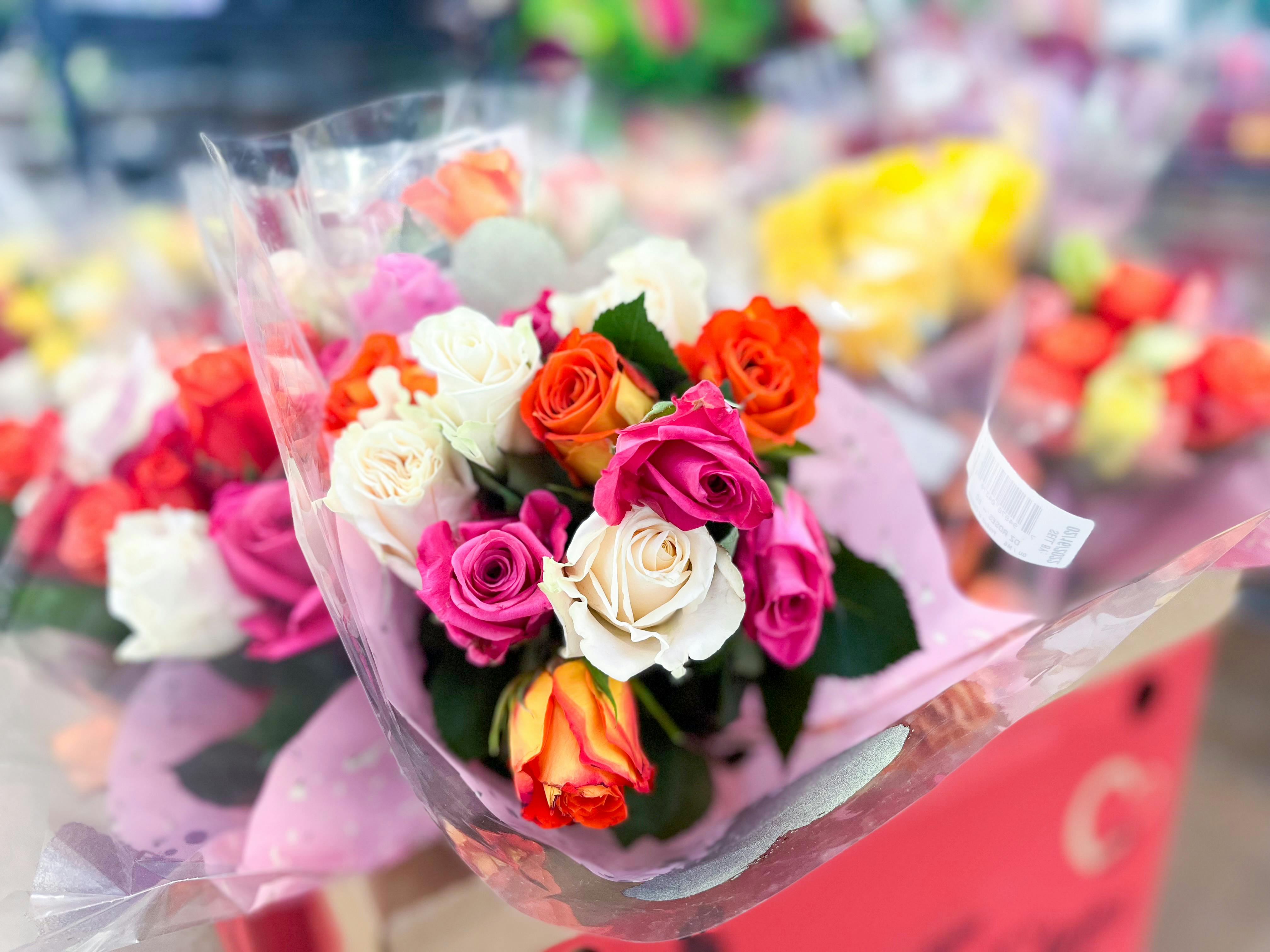 Does Aldi Sell Flowers In 2022? (Types, Prices, Quality + More)