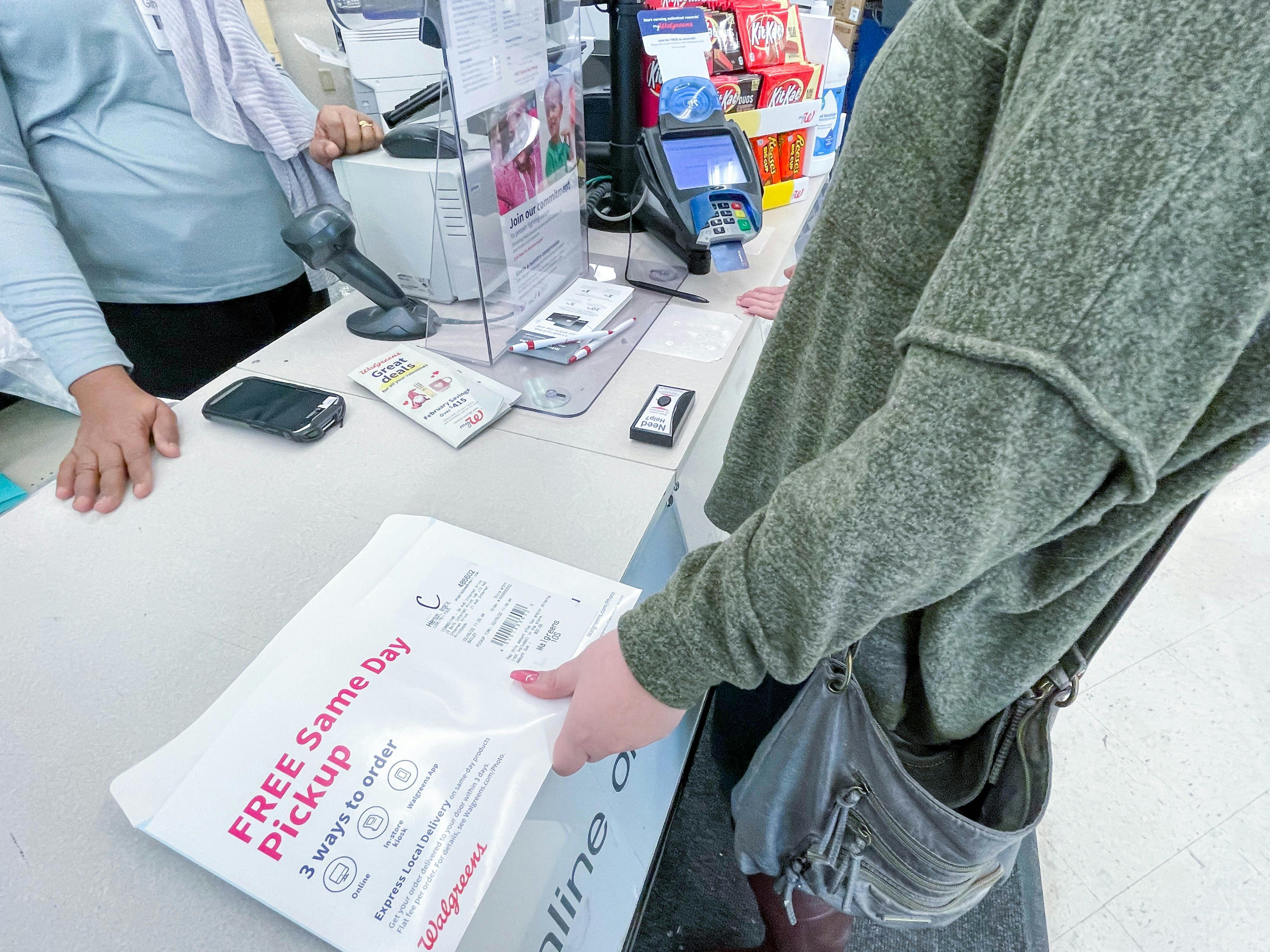 checking out at walgreens photo