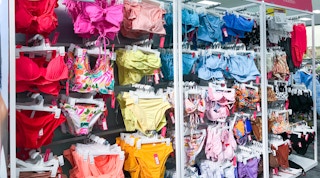 womens swimsuits target 2022 1 1645633289 1645633289 e1652112947545