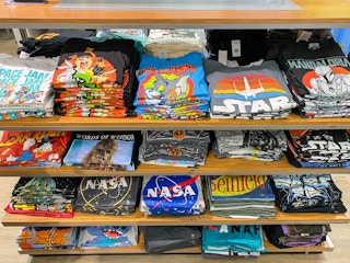 kohls-men-graphic-tees-2022-9