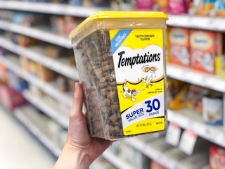 amazon pet day 2022 tempatations cat treats 5 1650551809 1650551809