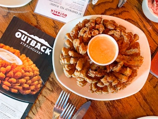 outback steakhouse bloomin onion 2022 8 1651550227 1651550227